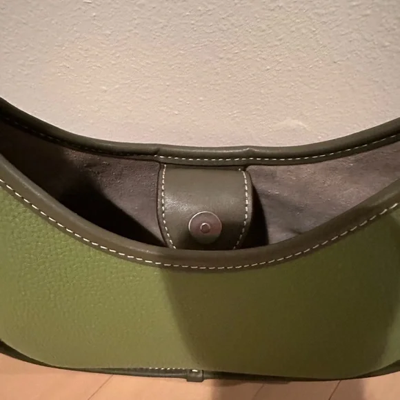 NWOT Coachtopia Ergo Bag in Pebbled Leather - Pale Lime Green - Picture 6 of 13